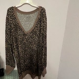 Torrid Leopard pink  print size 3 V neck super soft top.